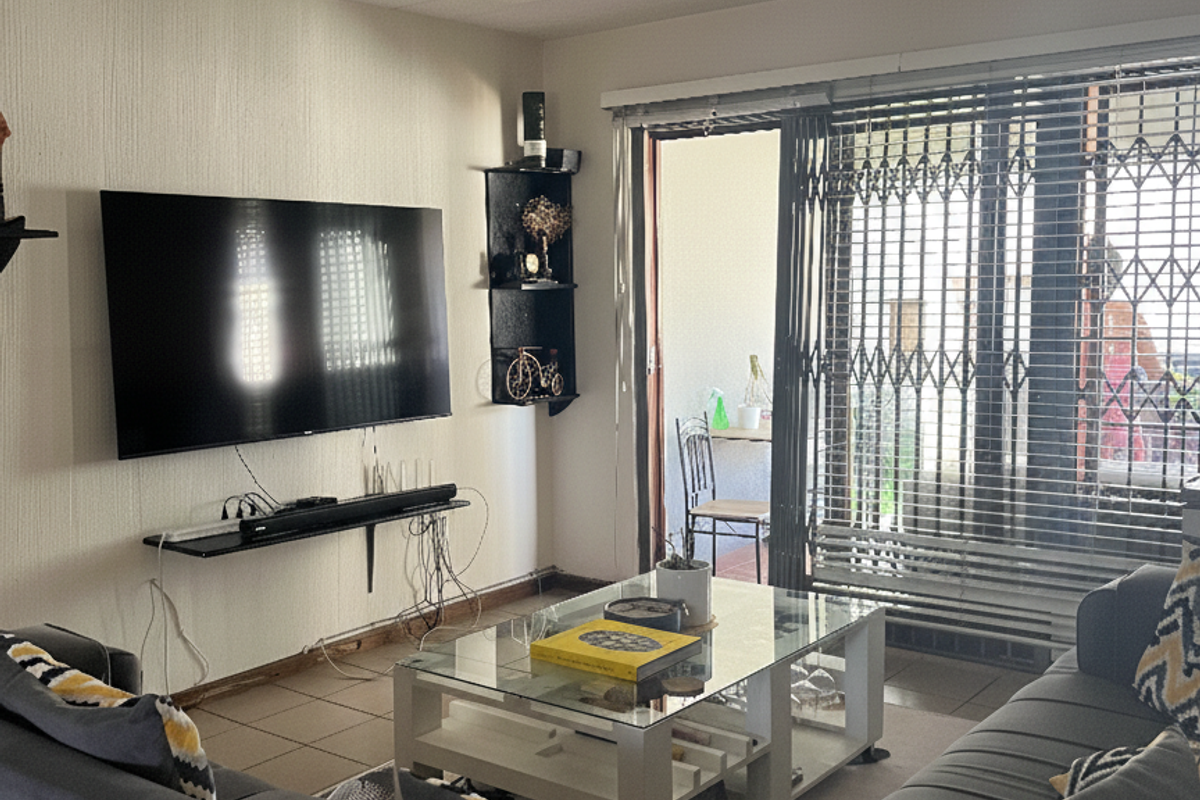 Modern 1-Bedroom Apartment for Sale in Morningside - Photo 2