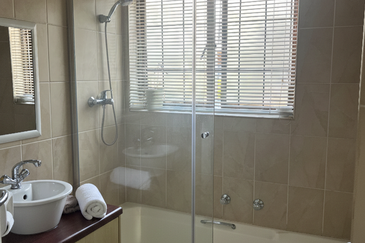 Modern 1-Bedroom Apartment for Sale in Morningside - Photo 5