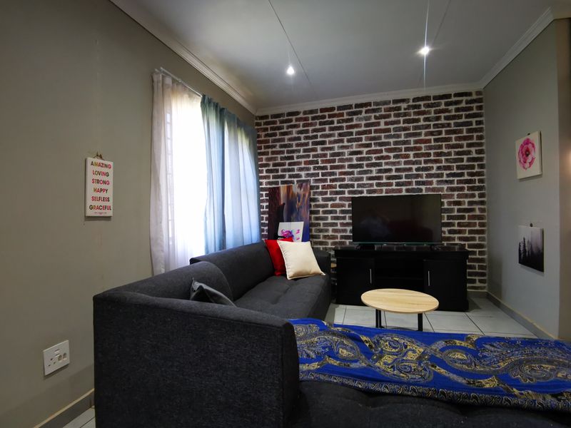 Secure, Low-Maintenance Family Living - Photo 8