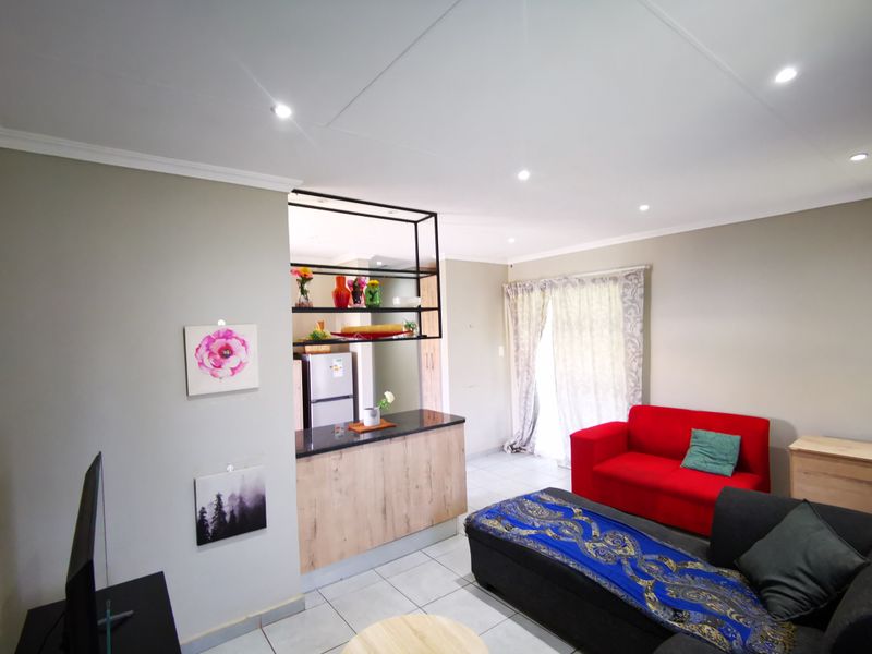 Secure, Low-Maintenance Family Living - Photo 7