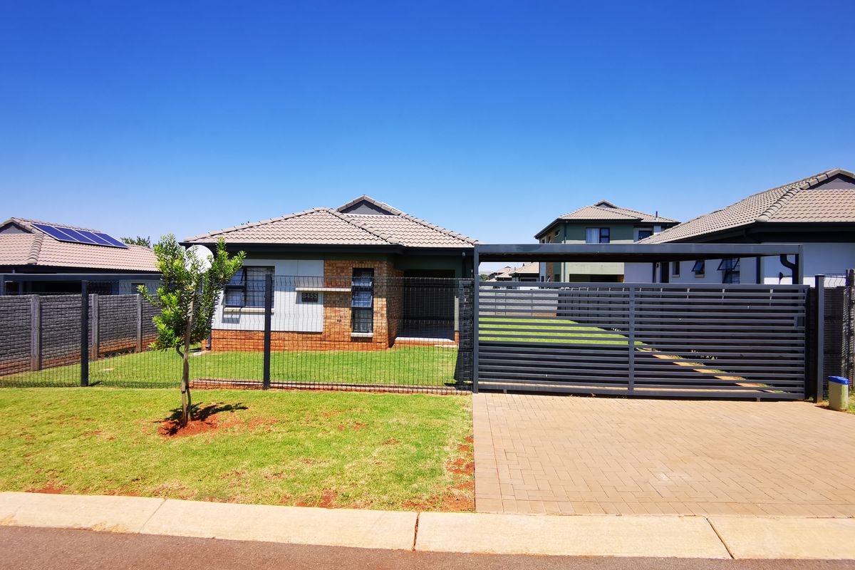 Secure, Low-Maintenance Family Living - Photo 2