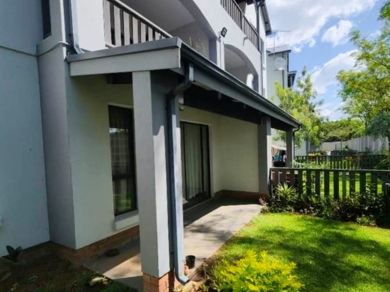 Welcome Home to Your Dream Apartment in Fourways, Sandton! - Photo 2