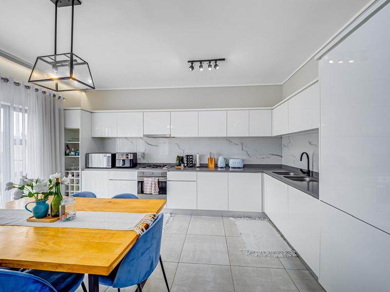 Not Your Average Apartment at The Polofields - Photo 10