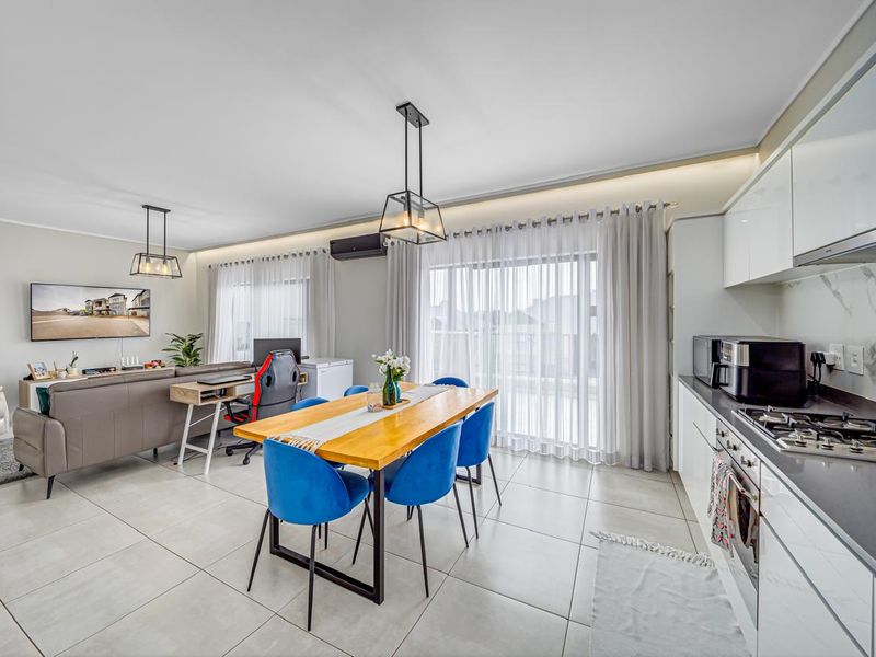 Not Your Average Apartment at The Polofields - Photo 9