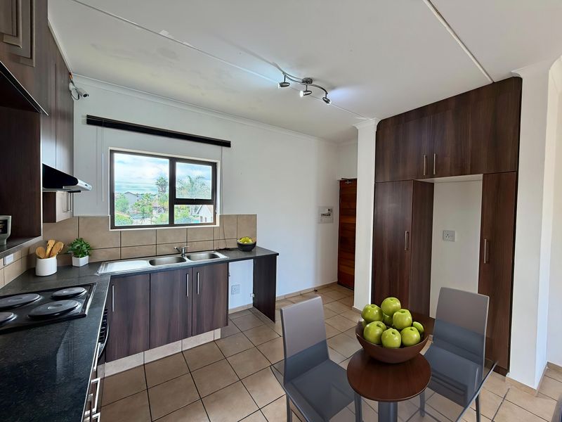 Stunning 2-bedroom apartment for sale in Barbeque Downs, Midrand—modern living in a prime location! - Photo 2