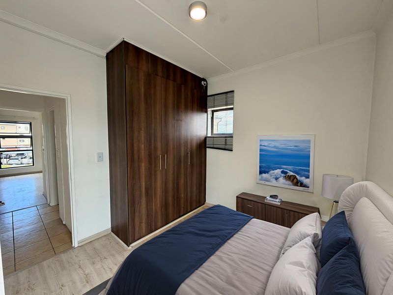 Stunning 2-bedroom apartment for sale in Barbeque Downs, Midrand—modern living in a prime location! - Photo 6