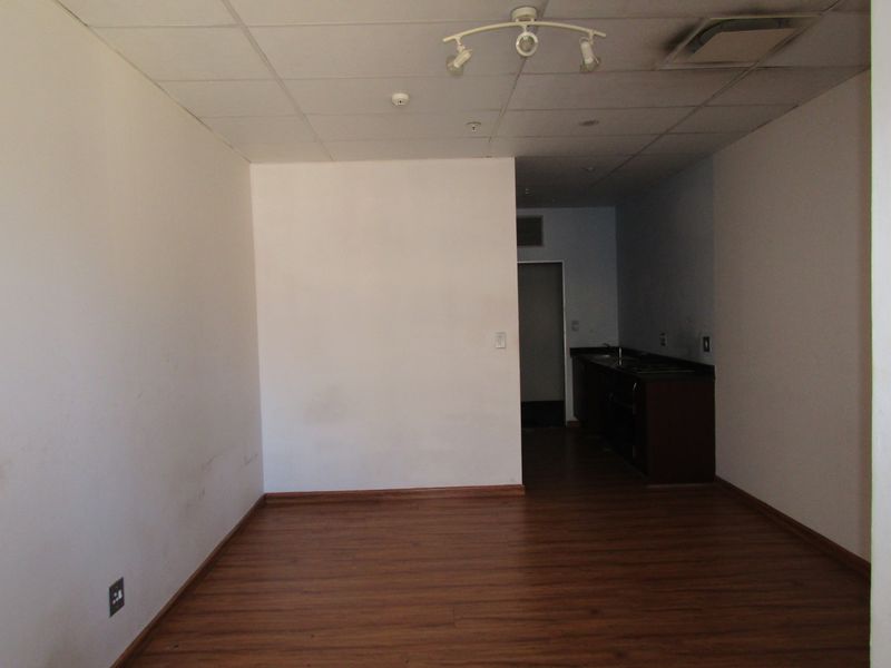 BARGAIN: RENT EXCLUDES WATER AND ELECTRICITY!!! - Photo 2