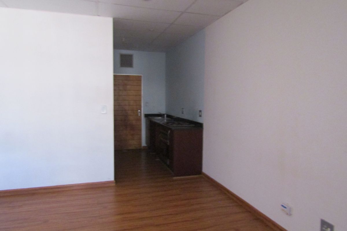 BARGAIN: RENT EXCLUDES WATER AND ELECTRICITY!!! - Photo 4
