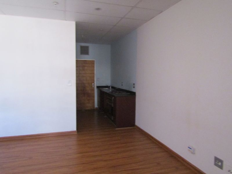 BARGAIN: RENT EXCLUDES WATER AND ELECTRICITY!!! - Photo 4