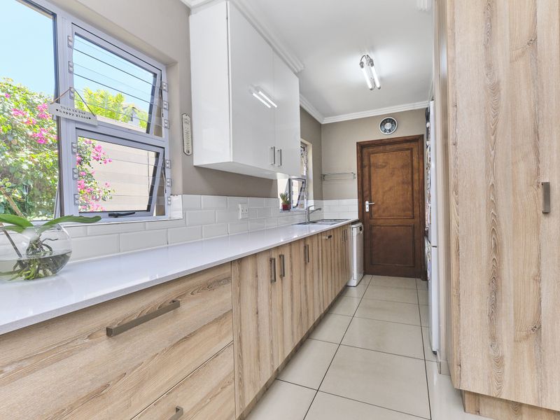 Stunning 3-bedroom house for sale in Woodlands Estate Barbeque Downs, - Photo 4