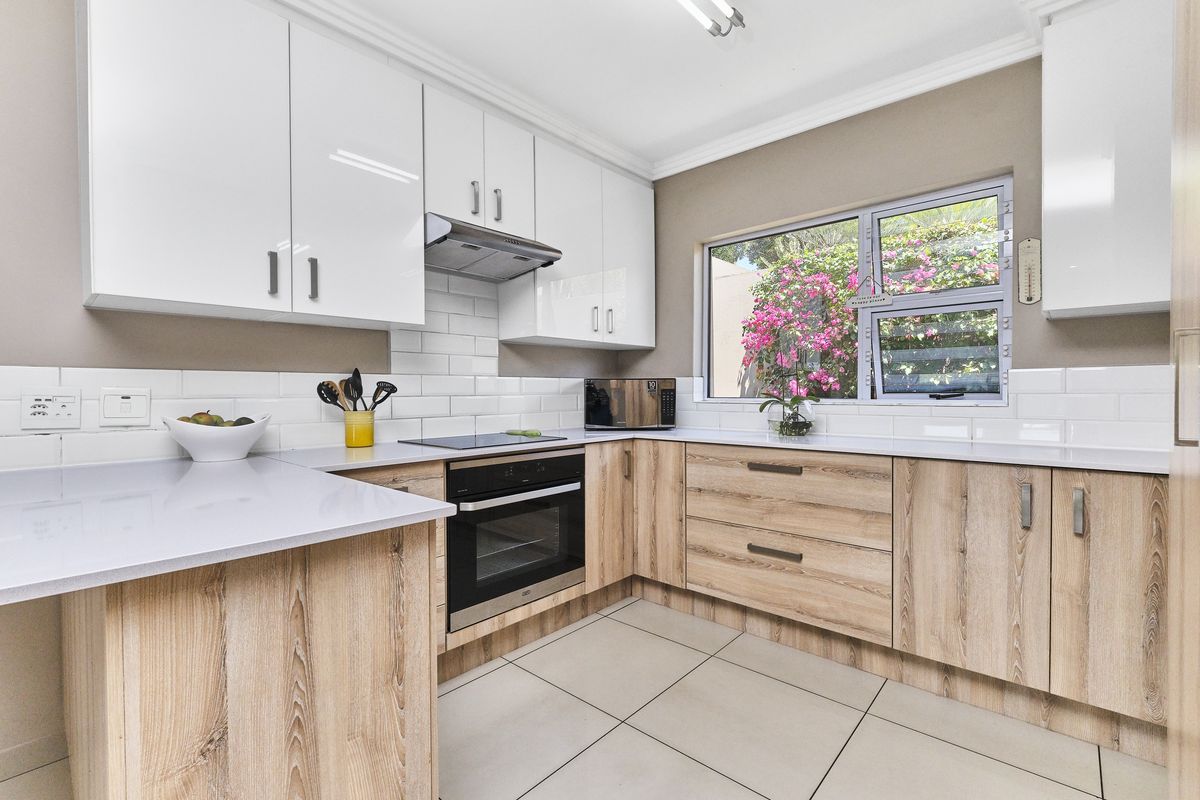 Stunning 3-bedroom house for sale in Woodlands Estate Barbeque Downs, - Photo 3