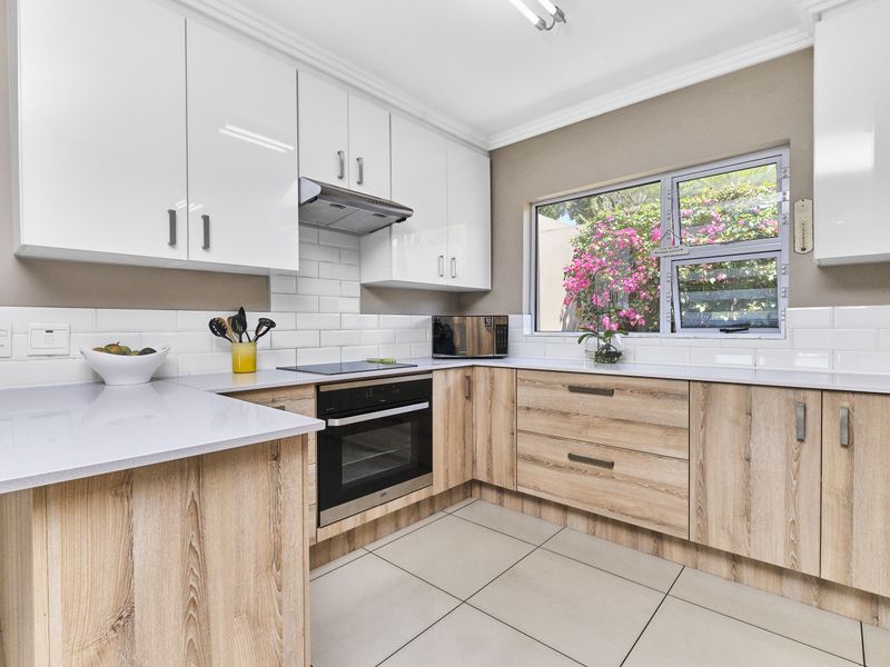 Stunning 3-bedroom house for sale in Woodlands Estate Barbeque Downs, - Photo 3