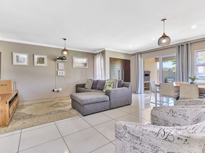 Stunning 3-bedroom house for sale in Woodlands Estate Barbeque Downs, - Photo 6