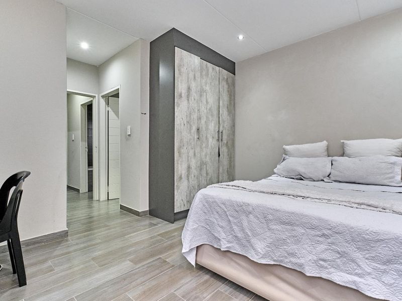 2 Bedroom Apartment For Sale in Kensington B, Randburg - Photo 9