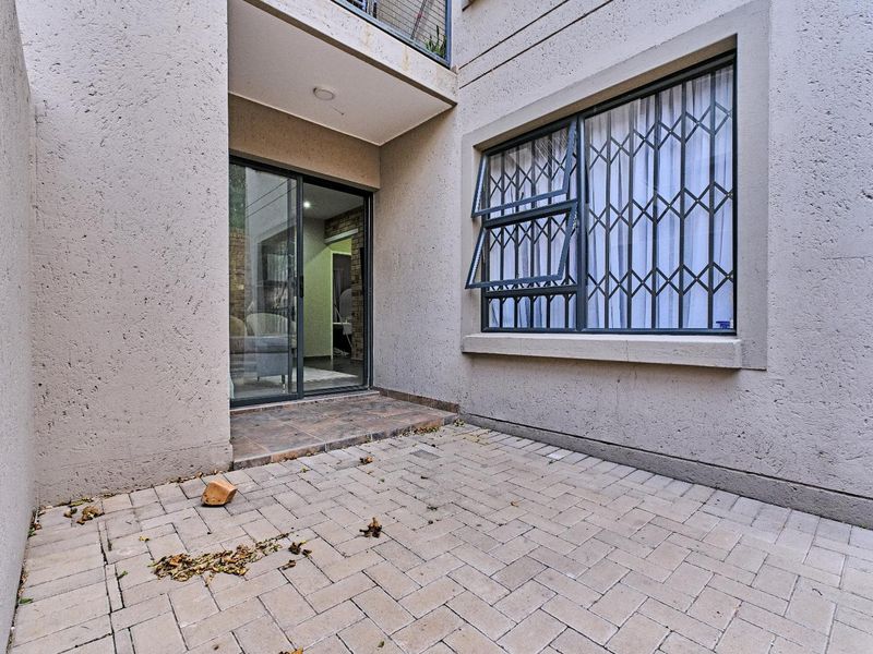 2 Bedroom Apartment For Sale in Kensington B, Randburg - Photo 6