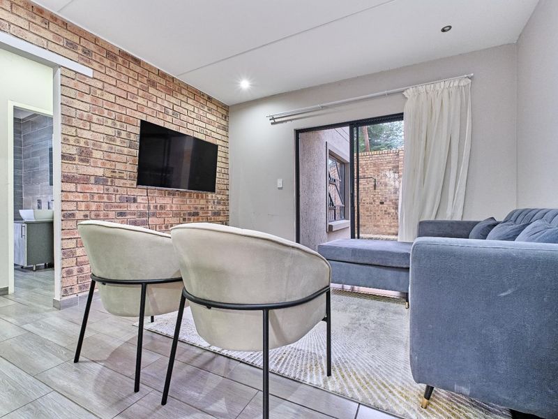 2 Bedroom Apartment For Sale in Kensington B, Randburg - Photo 5