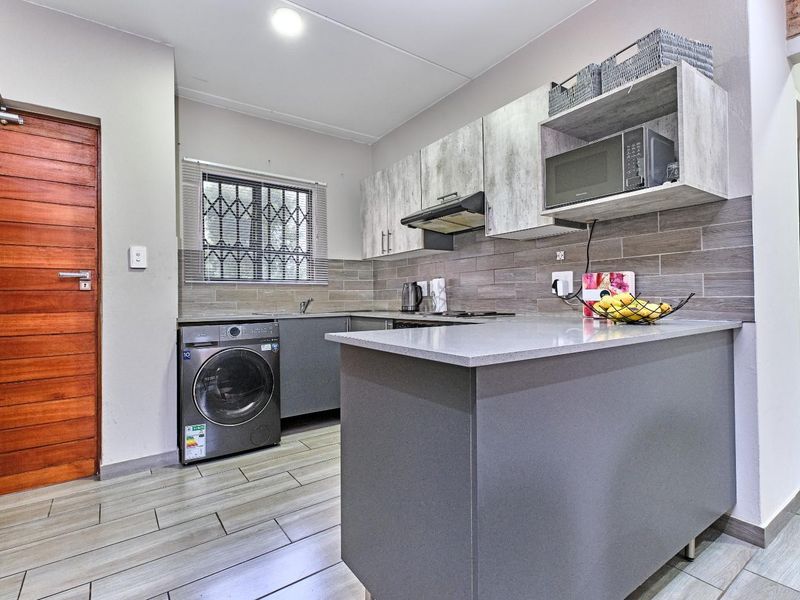 2 Bedroom Apartment For Sale in Kensington B, Randburg - Photo 1