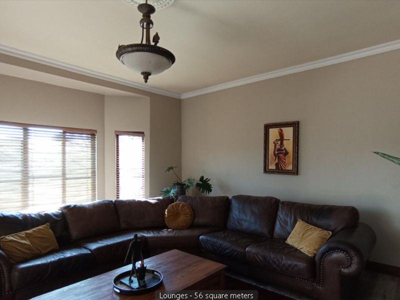 Charming 3-bedroom house for sale in Maroeladal, Randburg—perfect for families and investors alike! - Photo 10