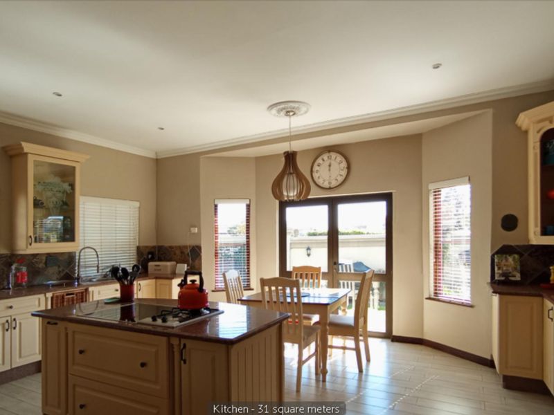 Charming 3-bedroom house for sale in Maroeladal, Randburg—perfect for families and investors alike! - Photo 7