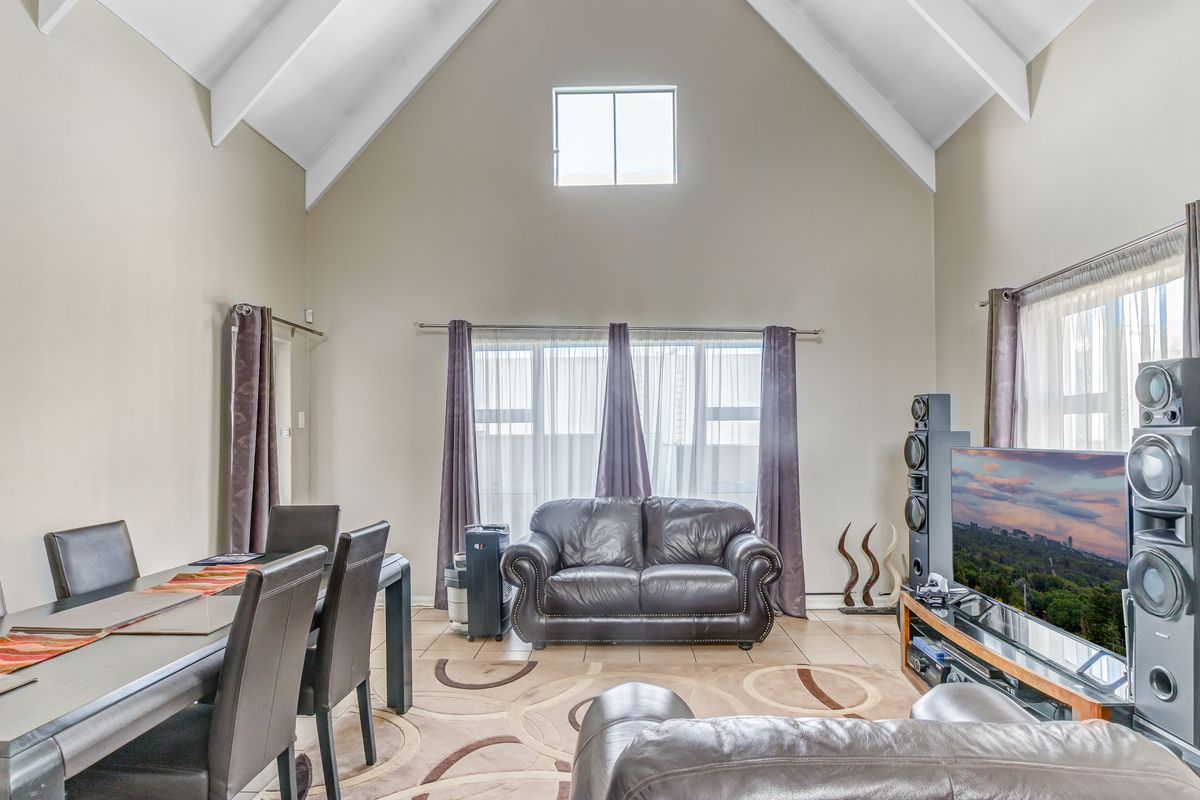 Stunning 3-bedroom  Home In Secure Estate in Buccleuch, Sandton - Photo 4