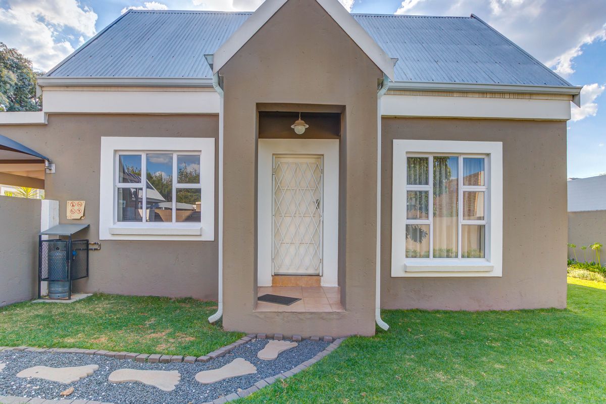 Stunning 3-bedroom  Home In Secure Estate in Buccleuch, Sandton - Photo 3