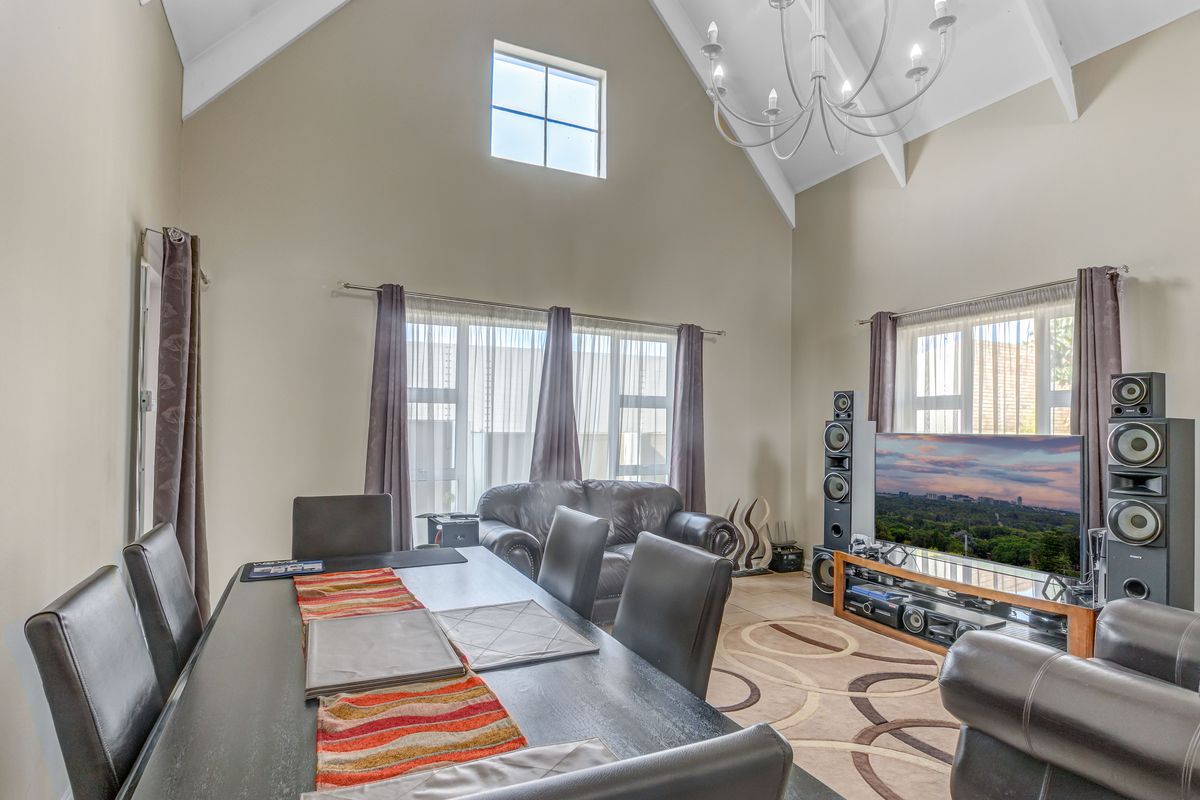 Stunning 3-bedroom  Home In Secure Estate in Buccleuch, Sandton - Photo 5