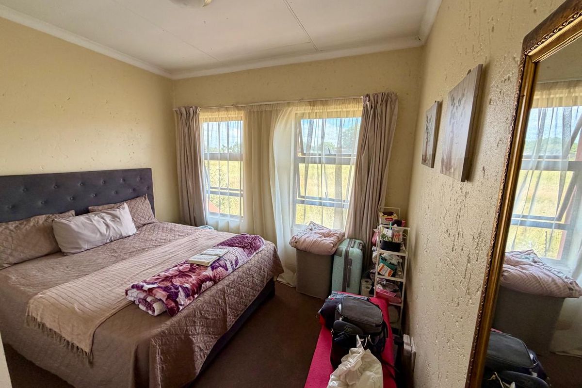 Lock up and Go - Security Estate! - Photo 5