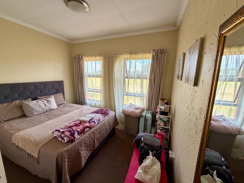 Lock up and Go - Security Estate! - Photo 5