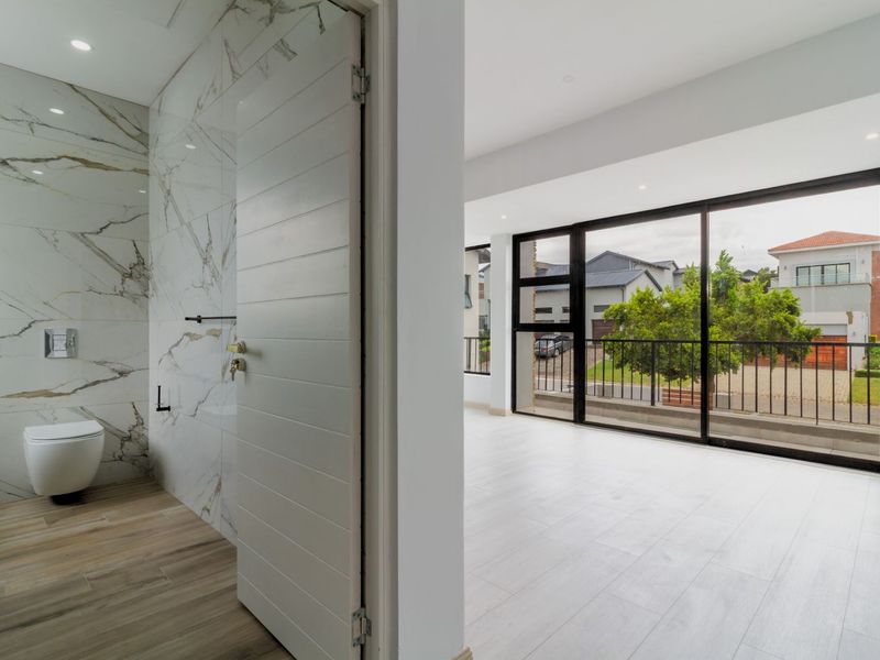 5 Bedroom, 5 Bathroom House- Waterfall Country Estate - Photo 10