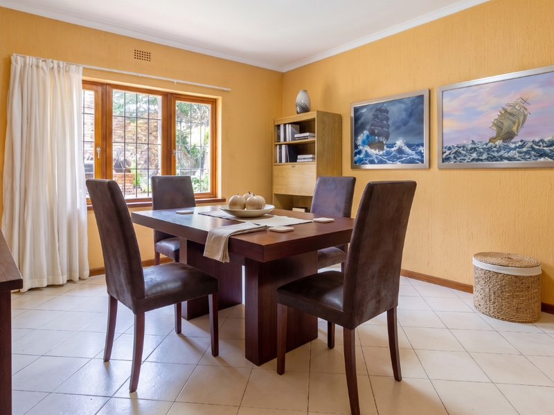 A SOLID INVESTMENT IN VERY CENTRAL POSITION - Photo 8