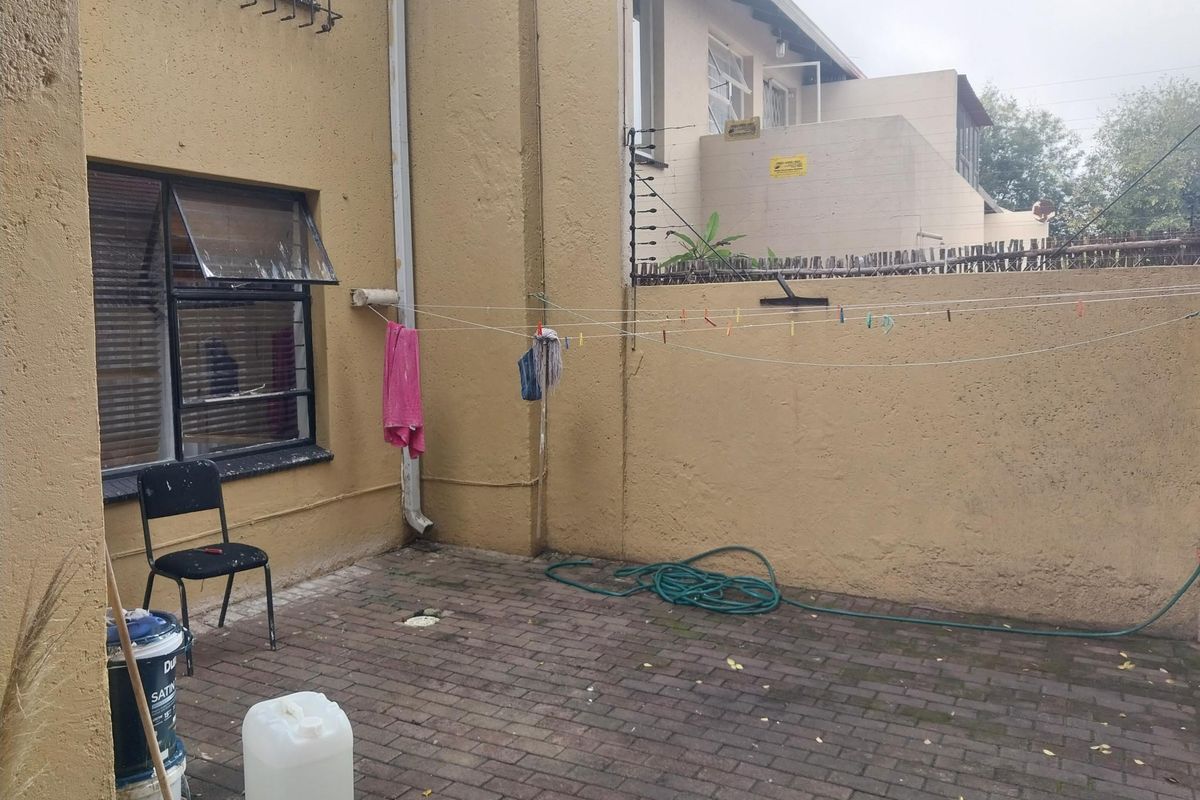 Apartment For Sale In Randburg - Photo 4