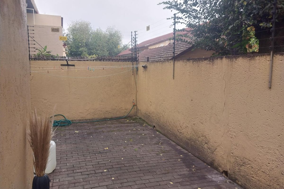 Apartment For Sale In Randburg - Photo 3