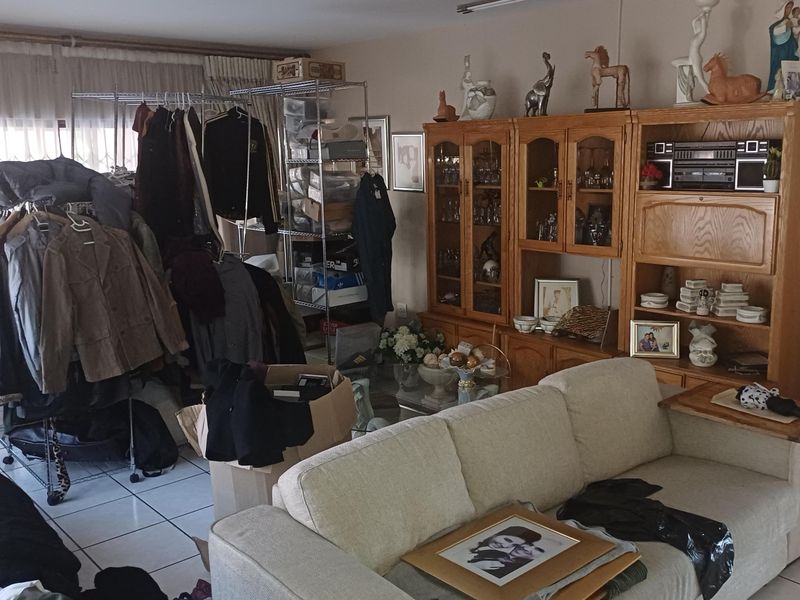 Stunning 5-bedroom freehold home in Winchester Hills, Johannesburg—perfect for family living and ent - Photo 7