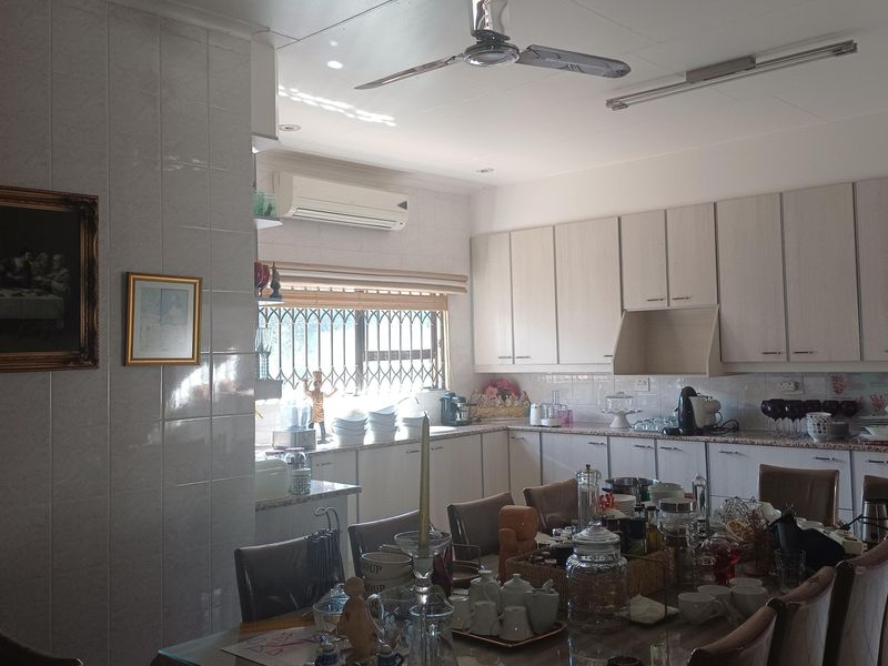 Stunning 5-bedroom freehold home in Winchester Hills, Johannesburg—perfect for family living and ent - Photo 5