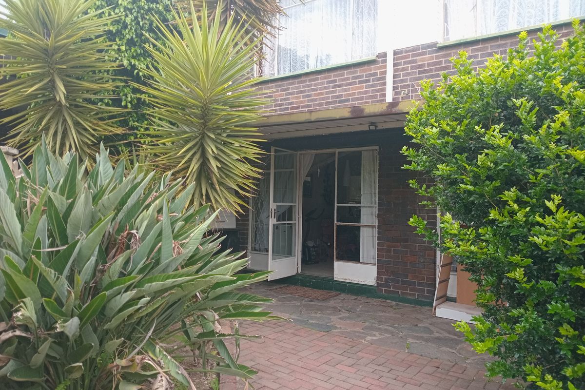 Duplex Townhouse For Sale - Photo 5