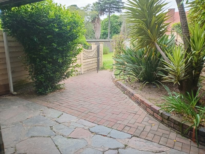 Duplex Townhouse For Sale - Photo 6