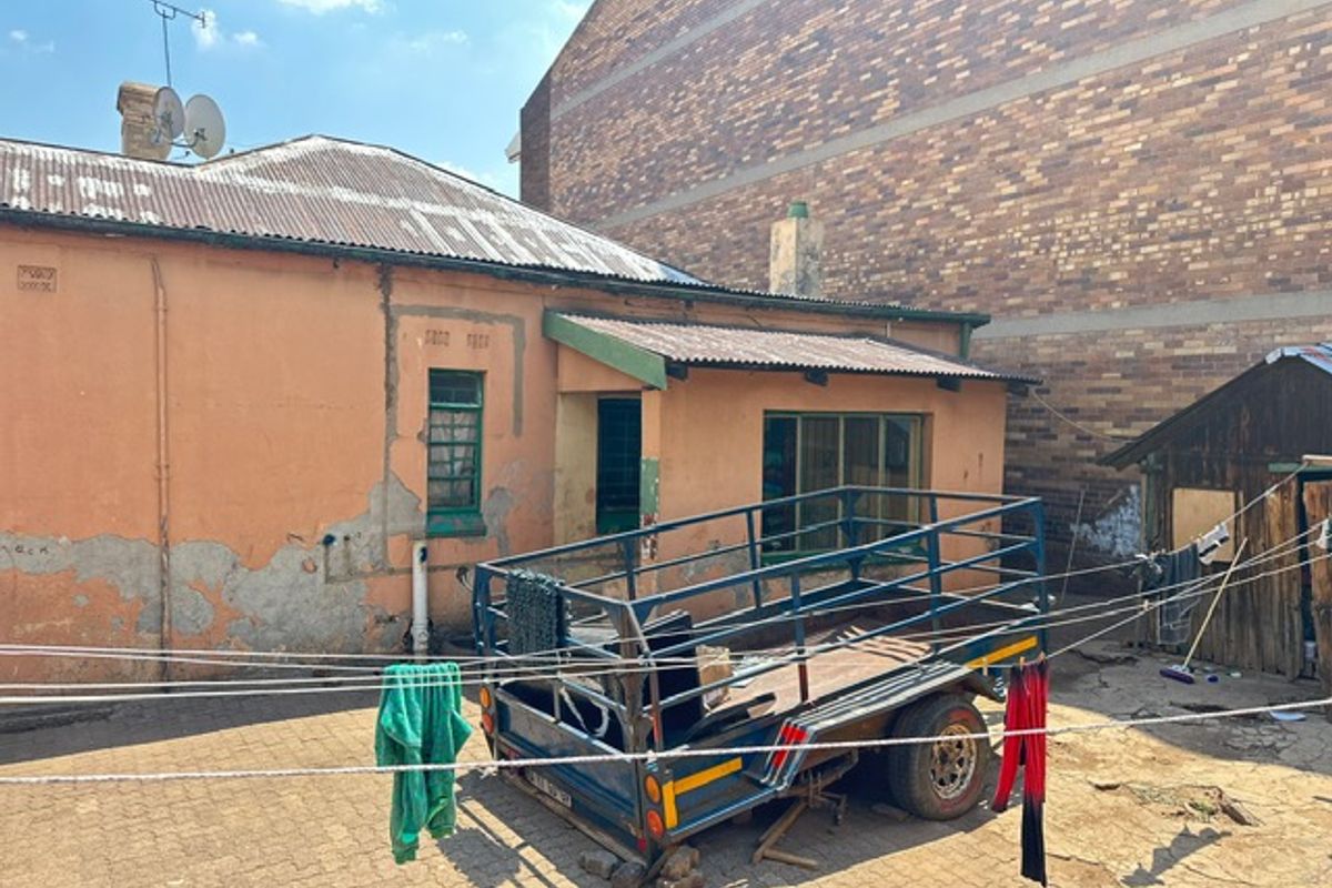 House For Sale In Johannesburg - Photo 2