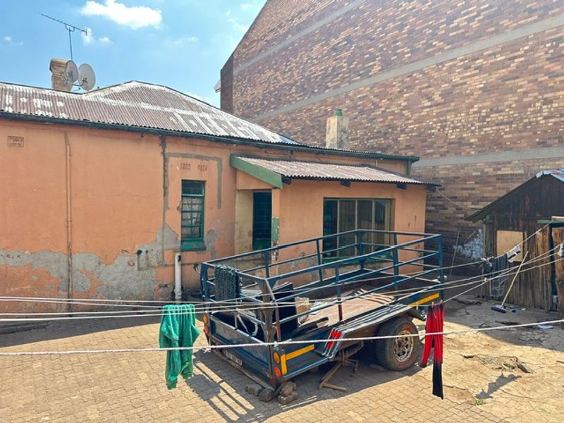 House For Sale In Johannesburg - Photo 2