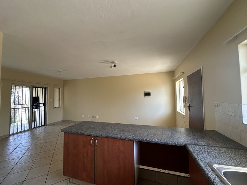 A neat 2  Bedroom 2 Bathroom Apartment With A Garage - Photo 8