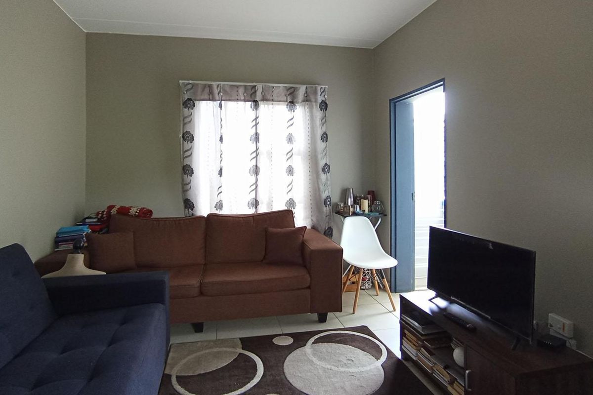 Awesome for first time buyers or investment!! - Photo 5