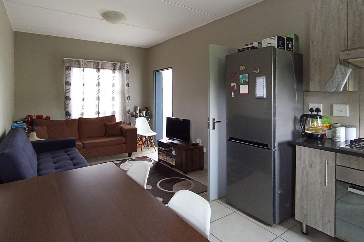 Awesome for first time buyers or investment!! - Photo 4