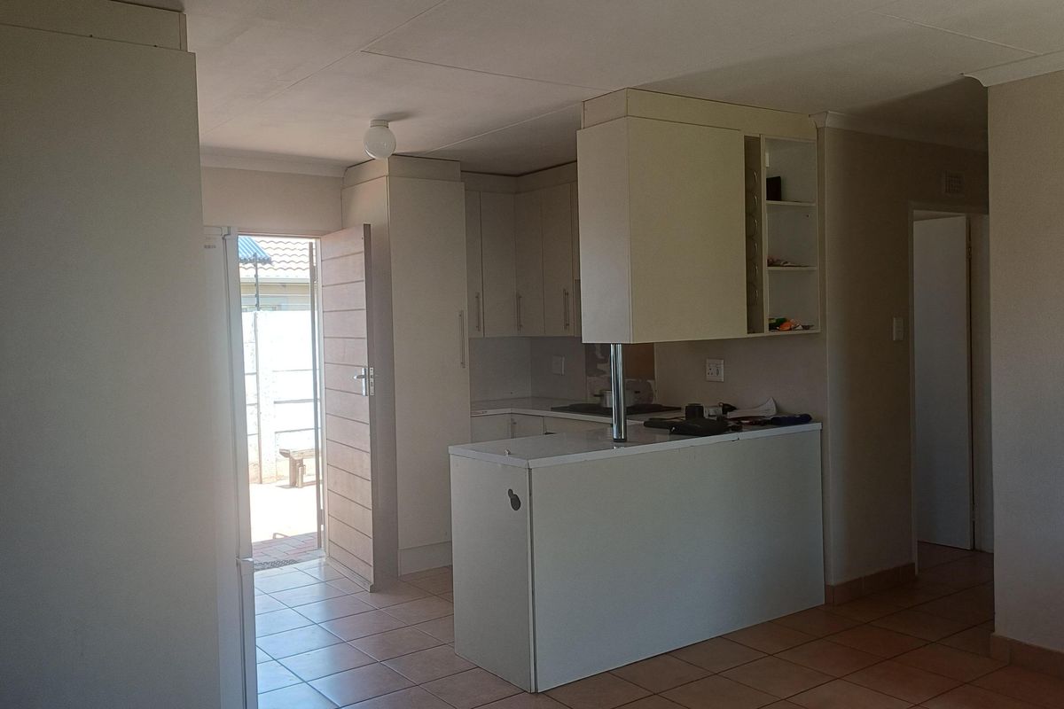 Freehold For Sale In Alberton - Photo 3