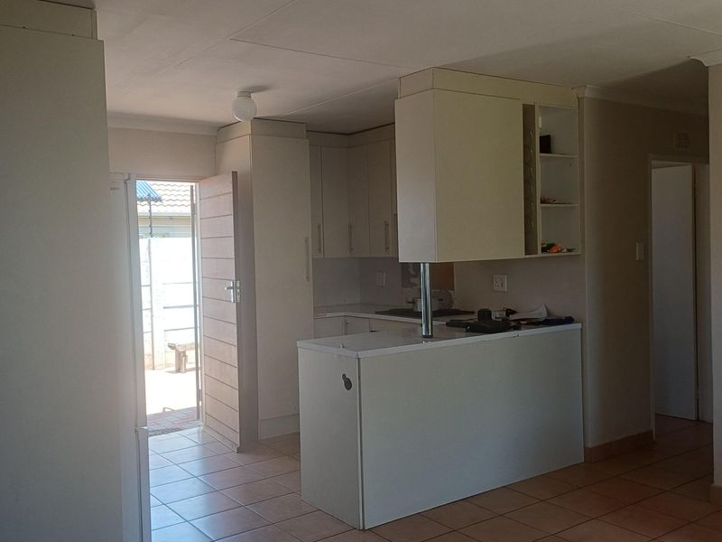 Freehold For Sale In Alberton - Photo 3