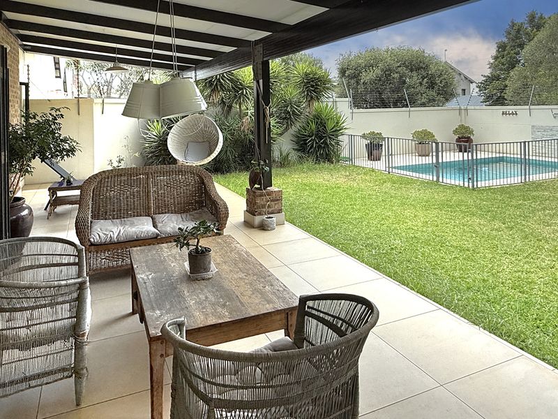FARM-STYLE HOUSE IN DEVONSHIRE ENCLOSURE - Photo 6