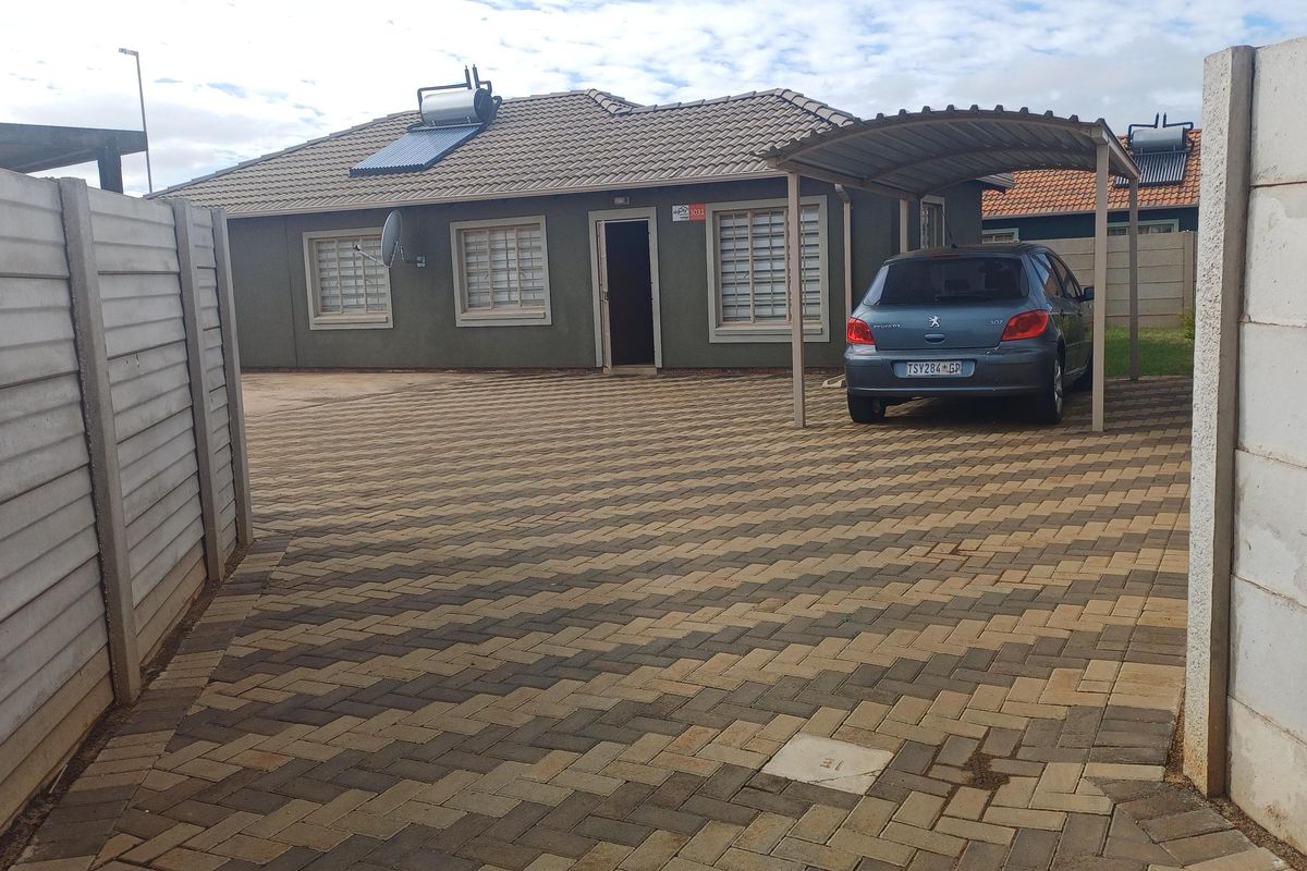 Freehold For Sale In Alberton - Photo 2