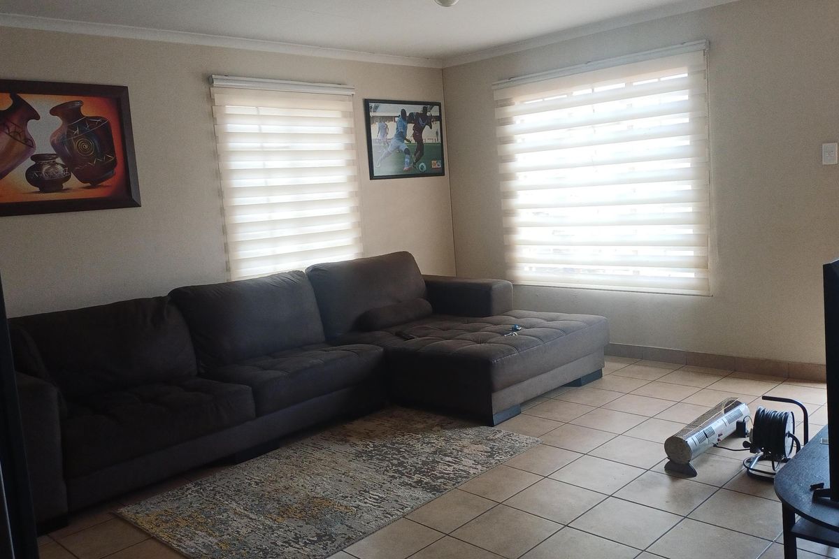 Freehold For Sale In Alberton - Photo 3