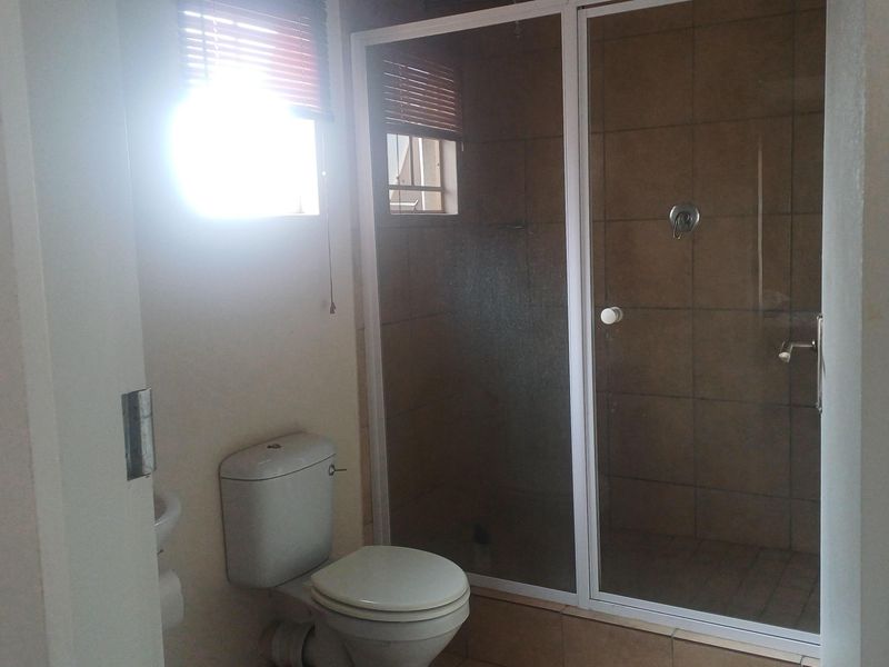 Freehold For Sale In Alberton - Photo 10