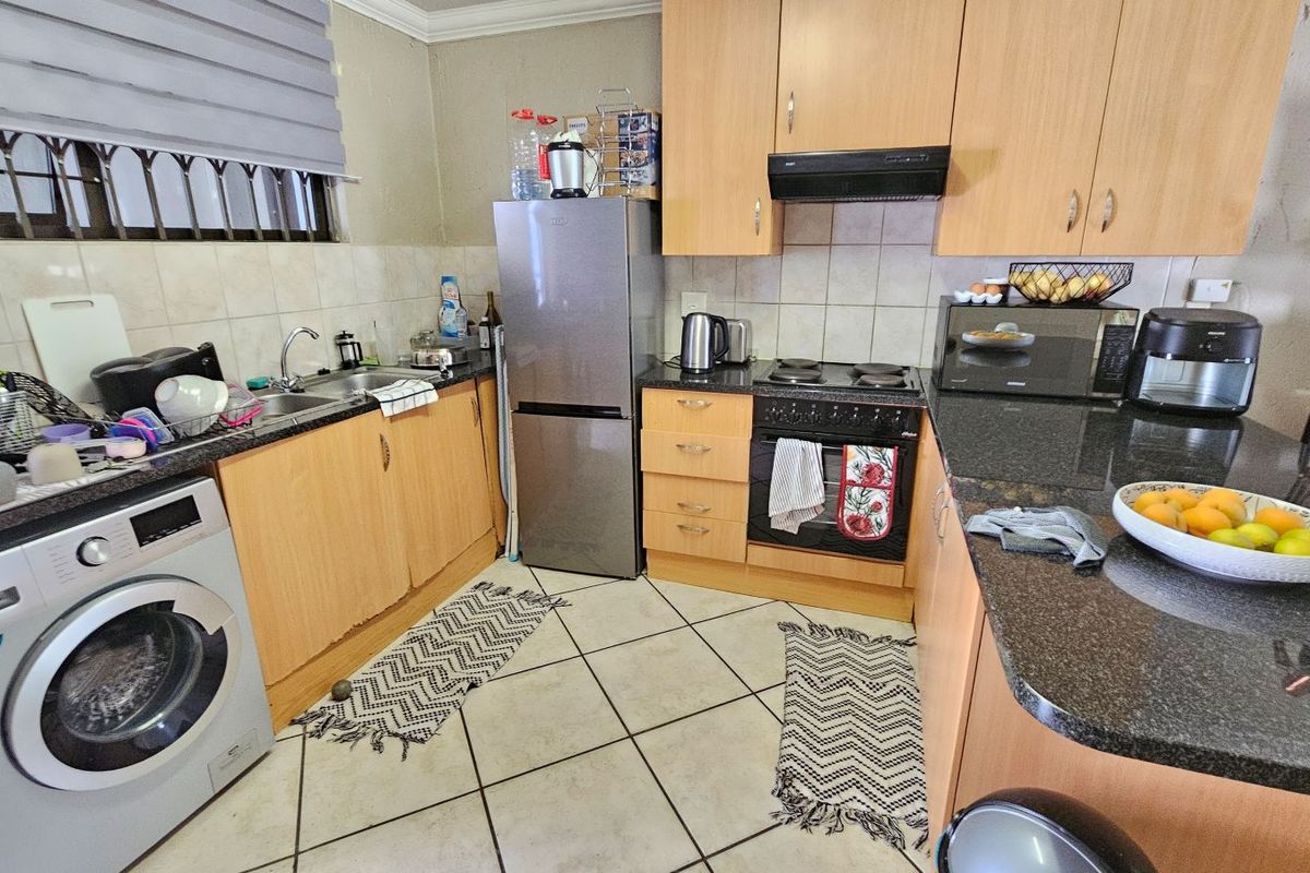 1 Bedroom, 1 Bathroom Garden Unit - Sunninghill - Photo 4