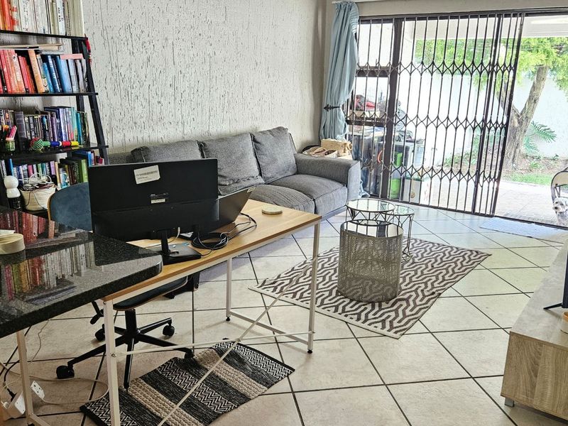 1 Bedroom, 1 Bathroom Garden Unit - Sunninghill - Photo 6
