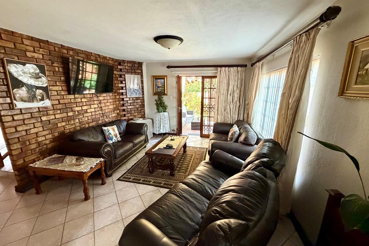 Sought After Boomed-Off Area! - Photo 4